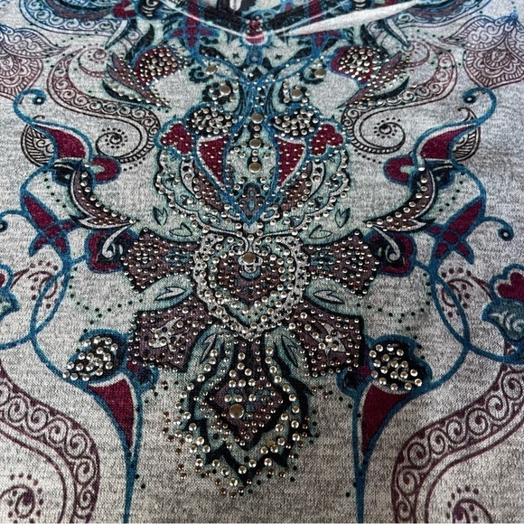 One World Grey Long Sleeve Top Blue Purple Paisley Studs Boho Casual size small - Picture 11 of 15